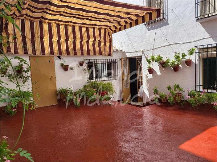 4 bedroom Townhouse for sale in Monturque with garage - € 159,950 (Ref: 9907482)