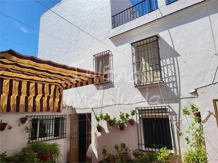 4 bedroom Townhouse for sale in Monturque with garage - € 159,950 (Ref: 9907482)