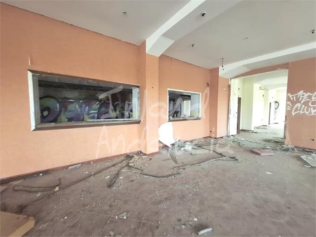 Local Comercial en Loja en venta con piscina - 477.750 € (Ref: 9907483)