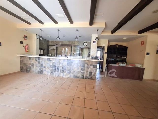 Local Comercial en Riofrío, Loja en venta con garaje - 357.000 € (Ref: 9907484)