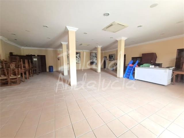 Local Comercial en Riofrío, Loja en venta con garaje - 357.000 € (Ref: 9907484)
