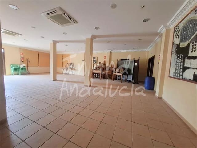 Local Comercial en Riofrío, Loja en venta con garaje - 357.000 € (Ref: 9907484)