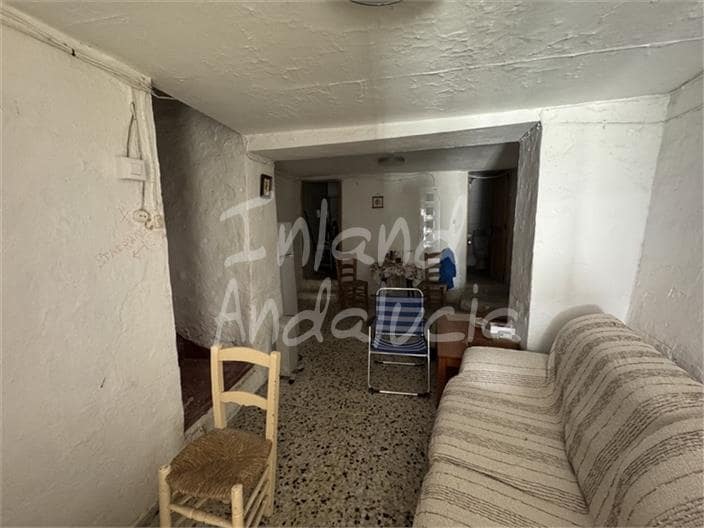 2 bedroom Townhouse for sale in Alcala la Real with garage - € 48,000 (Ref: 9909877)