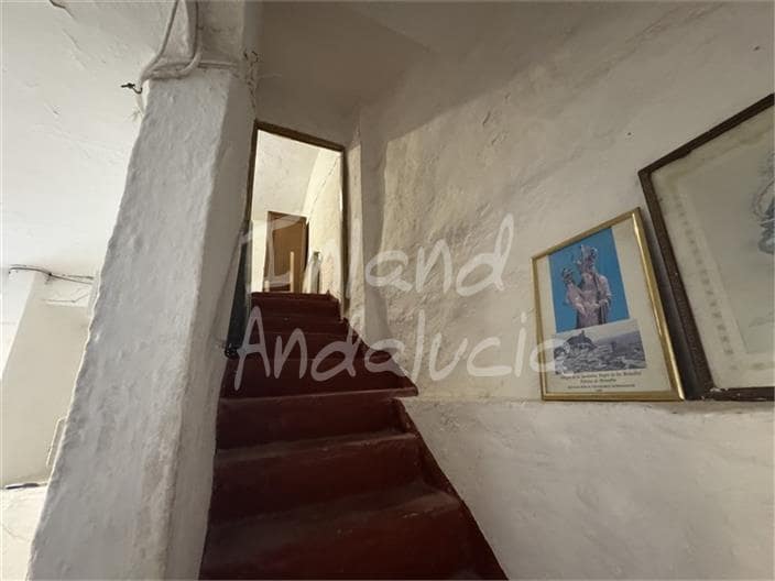2 bedroom Townhouse for sale in Alcala la Real with garage - € 48,000 (Ref: 9909877)