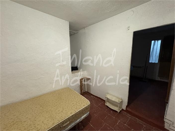 2 bedroom Townhouse for sale in Alcala la Real with garage - € 48,000 (Ref: 9909877)