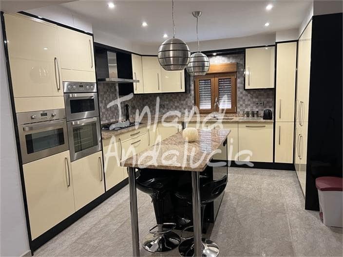 6 bedroom Townhouse for sale in Fuente Alamo with pool garage - € 235,000 (Ref: 9912378)