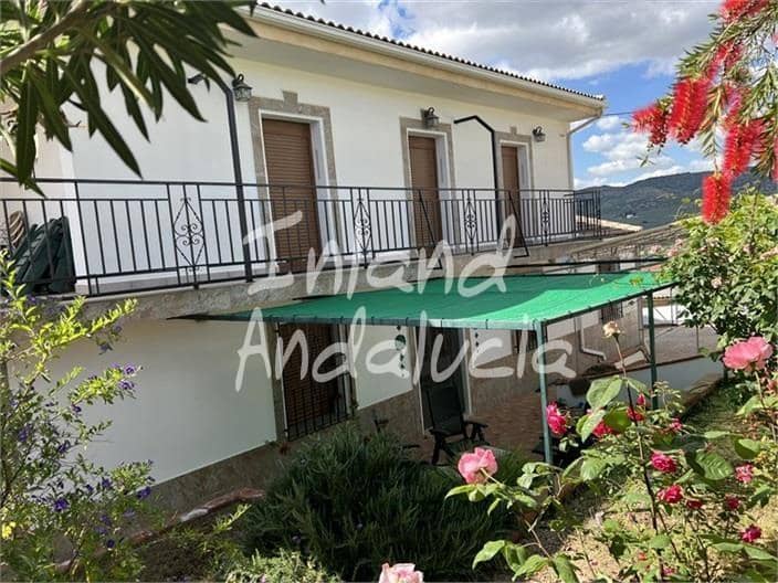 6 bedroom Townhouse for sale in Fuente Alamo with pool garage - € 235,000 (Ref: 9912378)