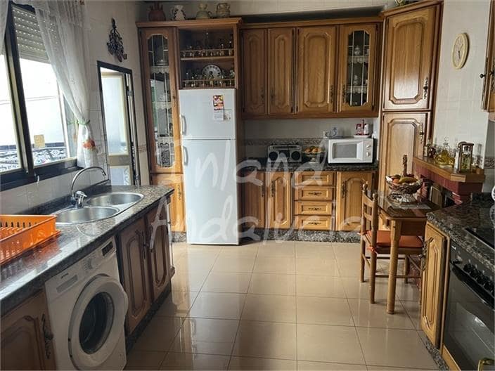 10 bedroom Townhouse for sale in Luque - € 112,000 (Ref: 9917664)