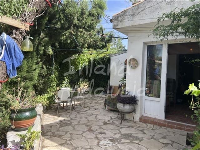 4 soveværelse Finca/Landehus til salg i Castillo de Locubín med garage - € 112.000 (Ref: 9921577)