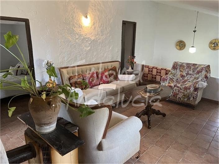 4 sypialnia Finka/Dom wiejski na sprzedaż w Castillo de Locubin z garażem - 112 000 € (Ref: 9921577)