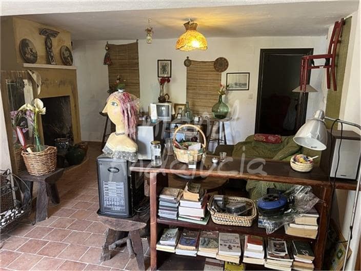 4 sypialnia Finka/Dom wiejski na sprzedaż w Castillo de Locubin z garażem - 112 000 € (Ref: 9921577)