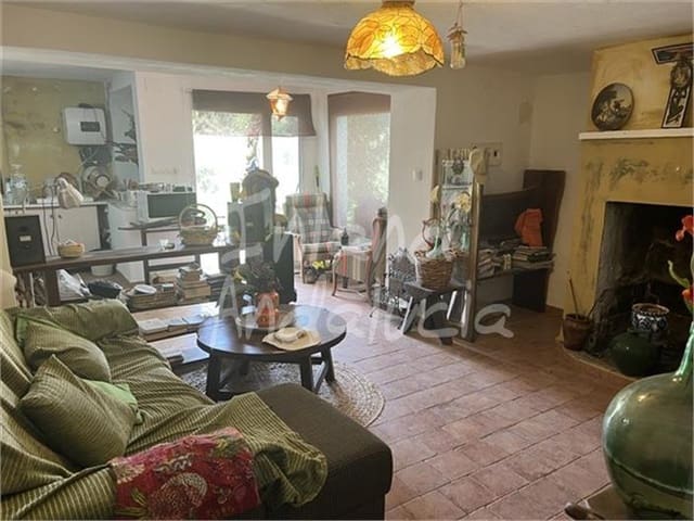4 soveværelse Finca/Landehus til salg i Castillo de Locubín med garage - € 112.000 (Ref: 9921577)
