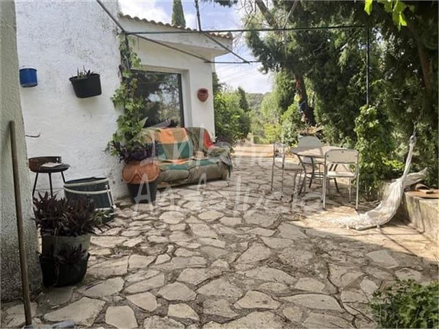 4 soveværelse Finca/Landehus til salg i Castillo de Locubín med garage - € 112.000 (Ref: 9921577)