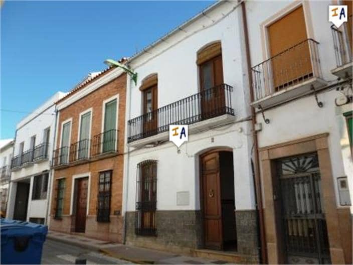 Casa de 4 habitaciones en Villanueva de Algaidas en venta con garaje - 159.000 € (Ref: 9921579)