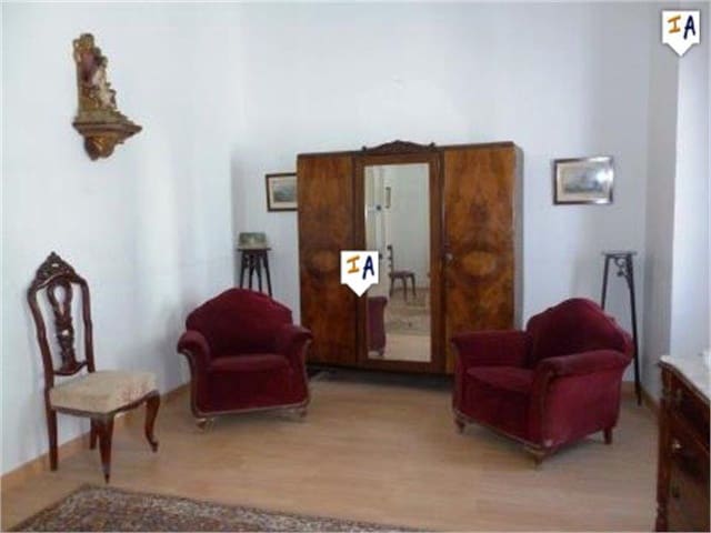 Casa de 4 habitaciones en Villanueva de Algaidas en venta con garaje - 159.000 € (Ref: 9921579)
