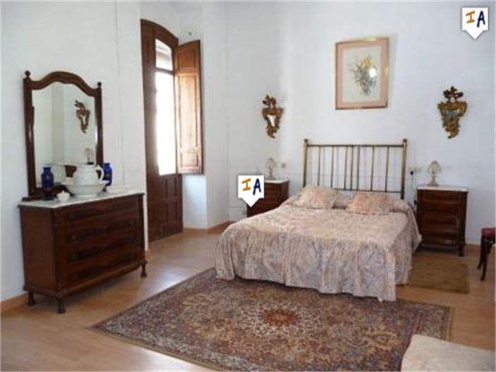 Casa de 4 habitaciones en Villanueva de Algaidas en venta con garaje - 159.000 € (Ref: 9921579)