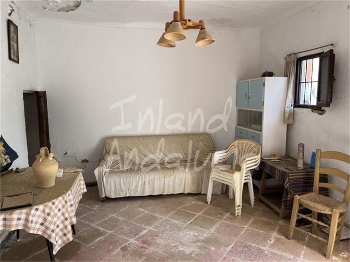 3 bedroom Finca/Country House for sale in Priego de Cordoba - € 29,000 (Ref: 9921580)