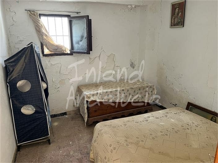 3 bedroom Finca/Country House for sale in Priego de Cordoba - € 29,000 (Ref: 9921580)