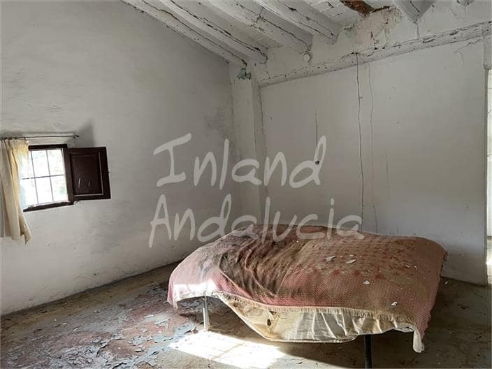 3 bedroom Finca/Country House for sale in Priego de Cordoba - € 29,000 (Ref: 9921580)