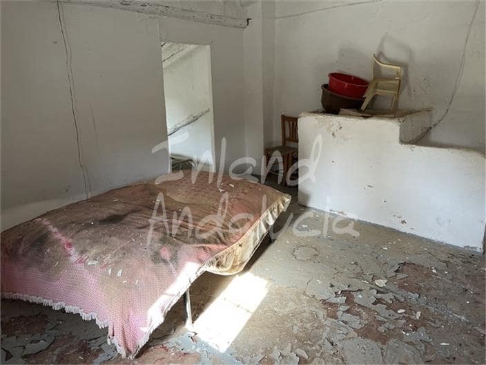 3 bedroom Finca/Country House for sale in Priego de Cordoba - € 29,000 (Ref: 9921580)