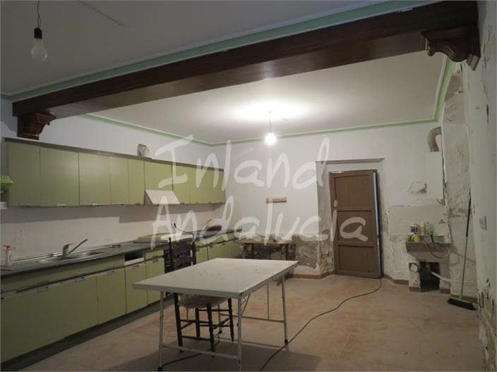 Finca/Casa Rural de 8 habitaciones en Porcuna en venta con piscina garaje - 265.000 € (Ref: 9923128)