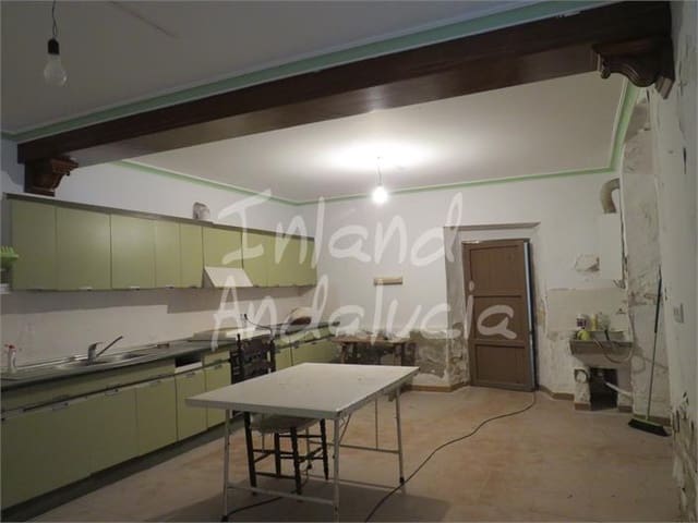 Finca/Casa Rural de 8 habitaciones en Porcuna en venta con piscina garaje - 265.000 € (Ref: 9923128)