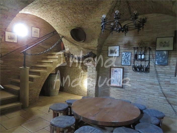Finca/Casa Rural de 8 habitaciones en Porcuna en venta con piscina garaje - 265.000 € (Ref: 9923128)