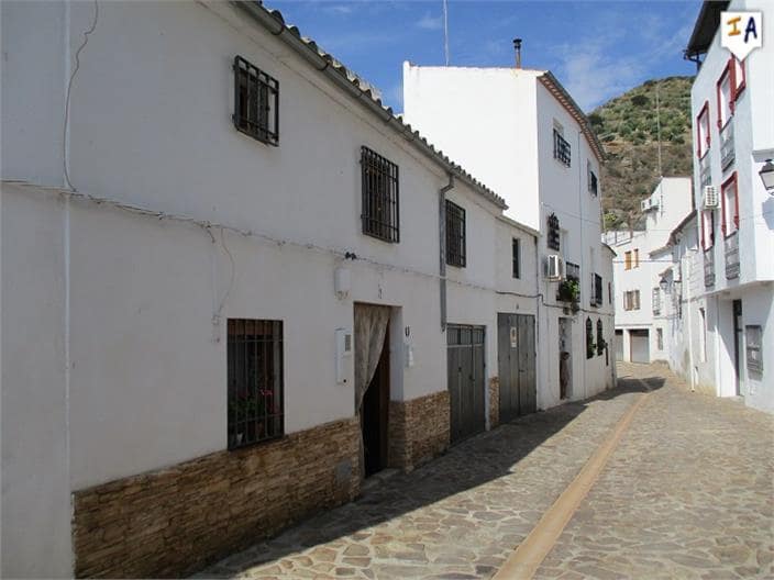 3 bedroom Townhouse for sale in Carchelejo with pool garage - € 95,000 (Ref: 9939242)