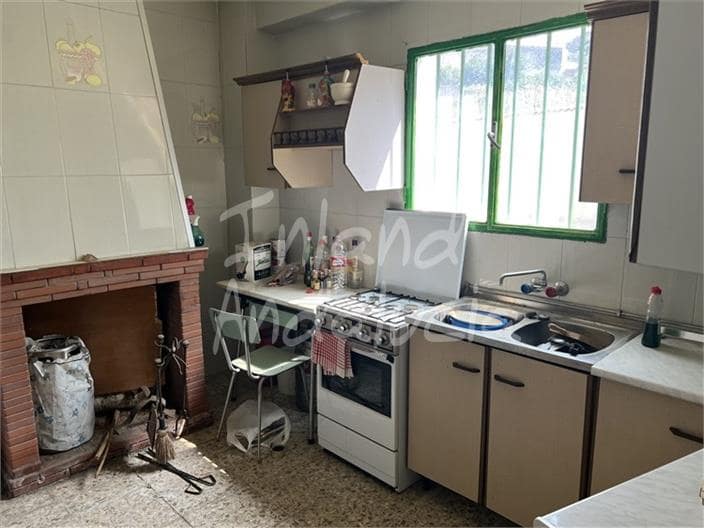 4 soveværelse Byhus til salg i Fuente-Tojar med garage - € 92.000 (Ref: 9939243)