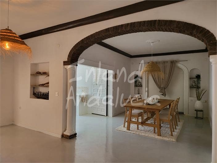 3 soverom Villa til salgs i Puente Genil med svømmebasseng garasje - € 230 000 (Ref: 9946881)
