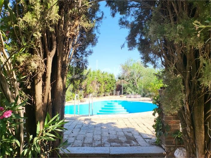 3 soverom Villa til salgs i Puente Genil med svømmebasseng garasje - € 230 000 (Ref: 9946881)