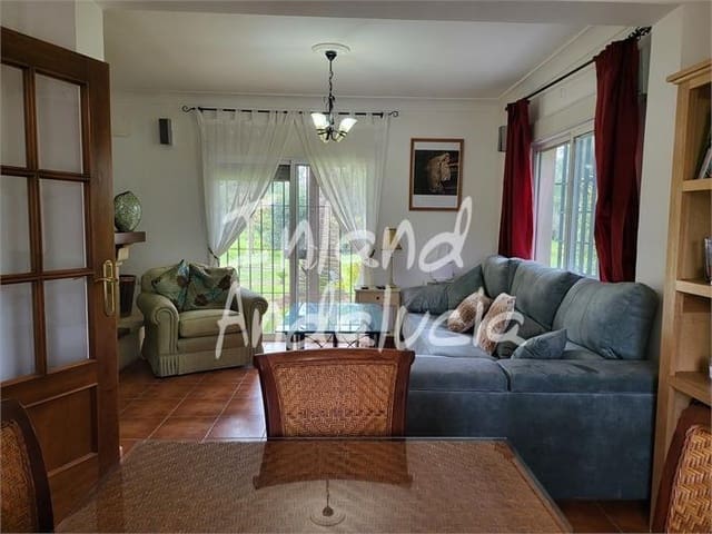 3 soveværelse Villa til salg i Marchena med swimmingpool garage - € 210.000 (Ref: 9950883)