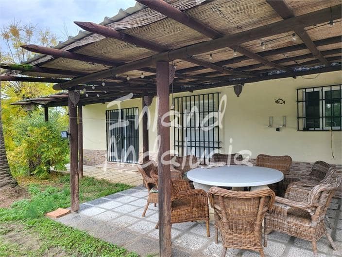 3 quarto Moradia para venda em Marchena com piscina garagem - 210 000 € (Ref: 9950883)