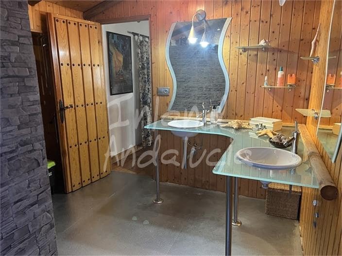 3 soverom Finca/Herregård til salgs i Alcala la Real med svømmebasseng garasje - € 320 000 (Ref: 9954663)