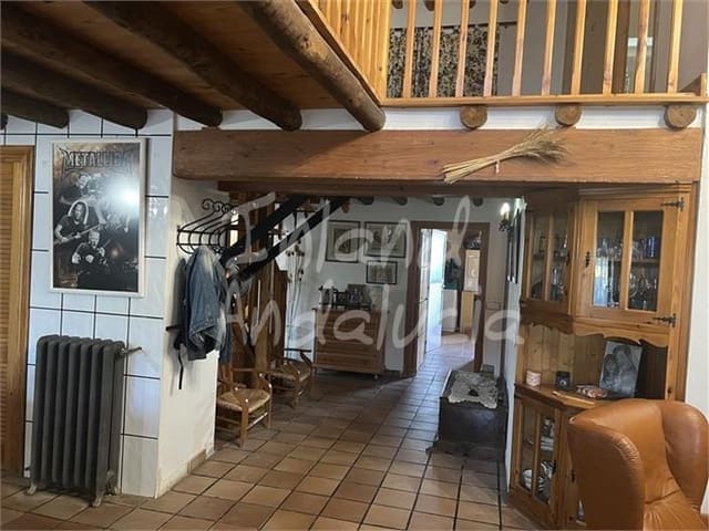 3 soverom Finca/Herregård til salgs i Alcalá la Real med svømmebasseng garasje - € 320 000 (Ref: 9954663)