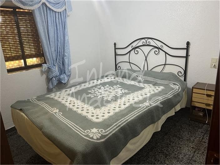 4 bedroom Finca/Country House for sale in Castillo de Locubin with garage - € 139,000 (Ref: 9958965)