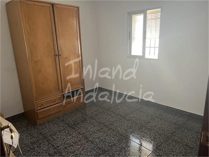 4 bedroom Finca/Country House for sale in Castillo de Locubin with garage - € 139,000 (Ref: 9958965)