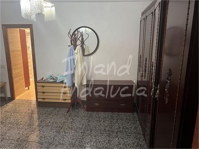 4 chambre Finca/Maison de Campagne à vendre à Castillo de Locubín avec garage - 139 000 € (Ref: 9958965)