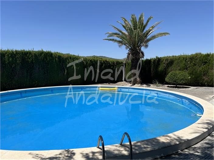 3 slaapkamer Finca/Landhuis te koop in Alcala la Real met zwembad garage - € 450.000 (Ref: 9969132)
