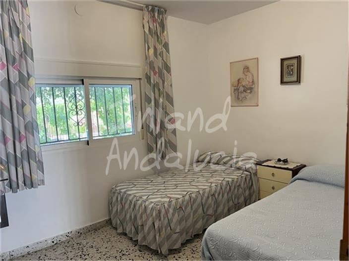 3 slaapkamer Finca/Landhuis te koop in Alcala la Real met zwembad garage - € 450.000 (Ref: 9969132)