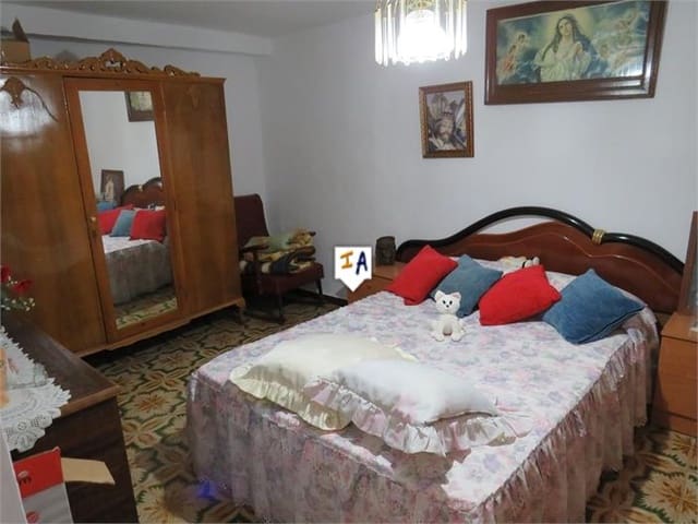 4 slaapkamer Huis te koop in Alcaudete met garage - € 60.000 (Ref: 9972530)