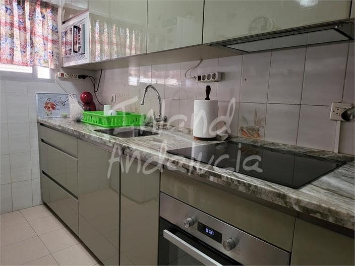 Casa de 5 habitaciones en Antequera en venta con garaje - 145.000 € (Ref: 9990092)