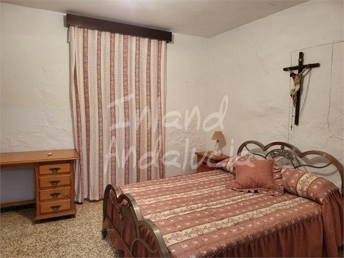 Casa de 5 habitaciones en Antequera en venta con garaje - 145.000 € (Ref: 9990092)
