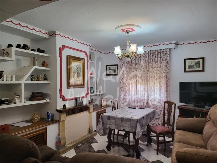 Casa de 5 habitaciones en Antequera en venta con garaje - 145.000 € (Ref: 9990092)
