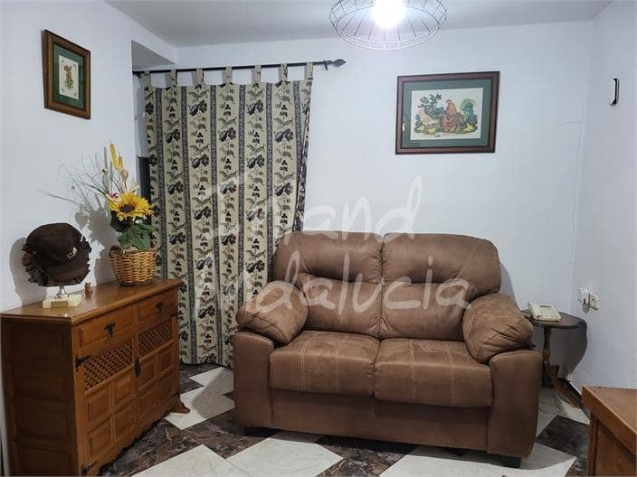 Casa de 5 habitaciones en Antequera en venta con garaje - 145.000 € (Ref: 9990092)