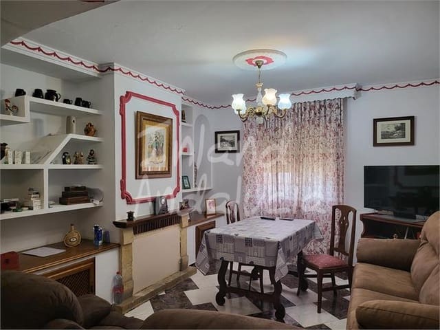 Casa de 5 habitaciones en Antequera en venta con garaje - 145.000 € (Ref: 9990092)
