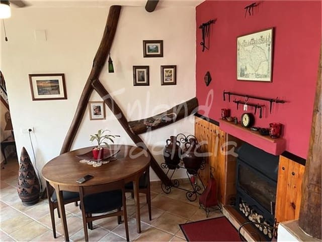 Casa de 4 habitaciones en Priego de Córdoba en venta con piscina garaje - 180.000 € (Ref: 9990094)
