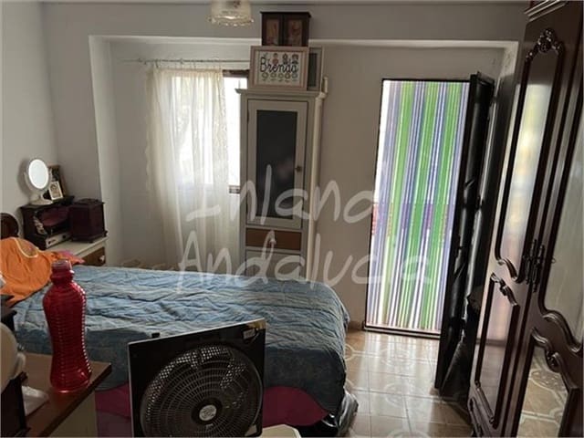 2 bedroom Townhouse for sale in Luque with garage - € 35,000 (Ref: 9993702)