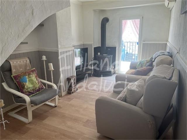 4 soveværelse Byhus til salg i Castillo de Locubín - € 50.000 (Ref: 9993704)