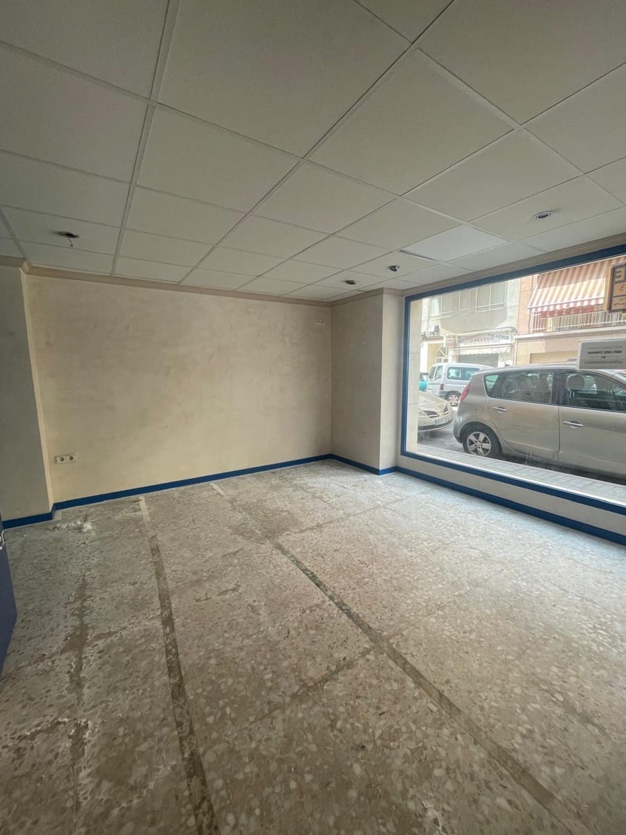 Commercial for sale in Elche / Elx - € 189,900 (Ref: 9021809)